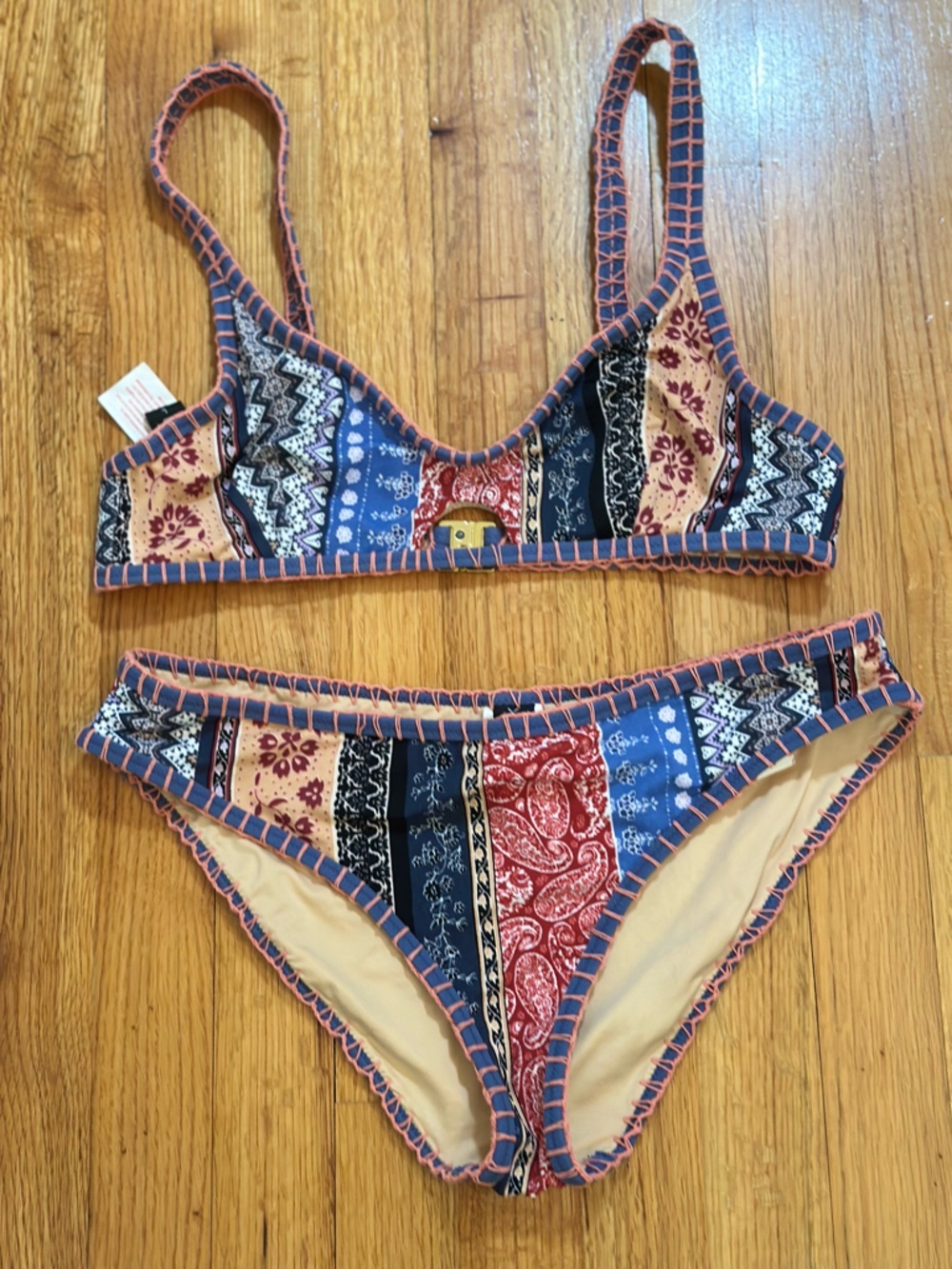 MINKPINK Lily Bikini Top & Lily Bikini Bottom SIZE L (f6) - Picture 6 of 16